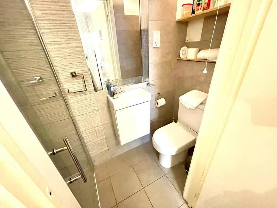 Serene And Cozy 1-Bedroom House With Parking CBG エクステリア 写真
