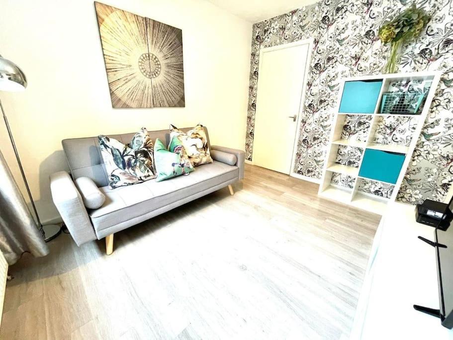 Serene And Cozy 1-Bedroom House With Parking CBG エクステリア 写真