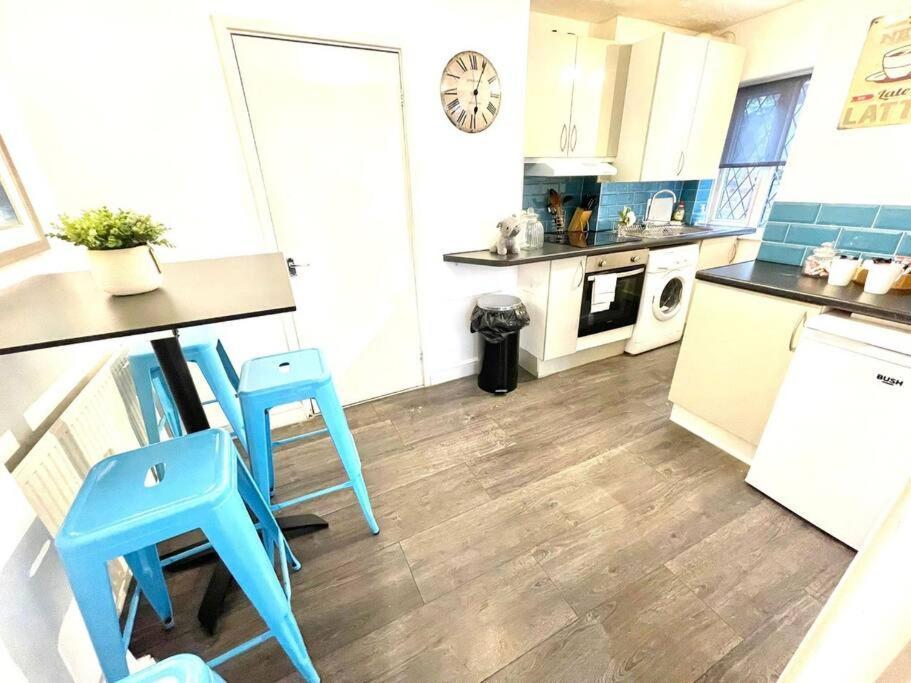 Serene And Cozy 1-Bedroom House With Parking CBG エクステリア 写真