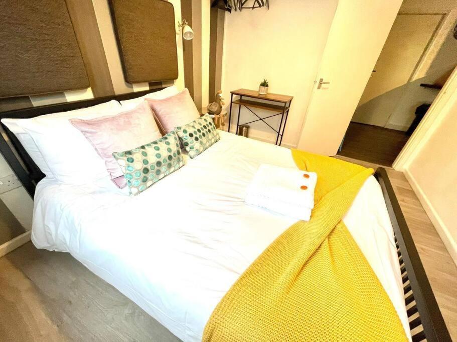 Serene And Cozy 1-Bedroom House With Parking CBG エクステリア 写真