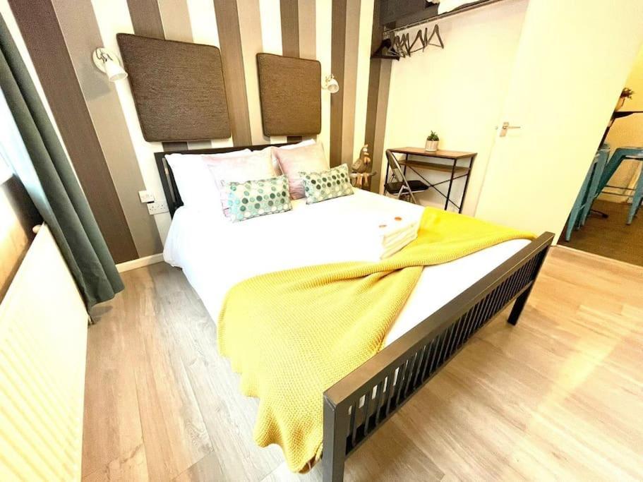 Serene And Cozy 1-Bedroom House With Parking CBG エクステリア 写真